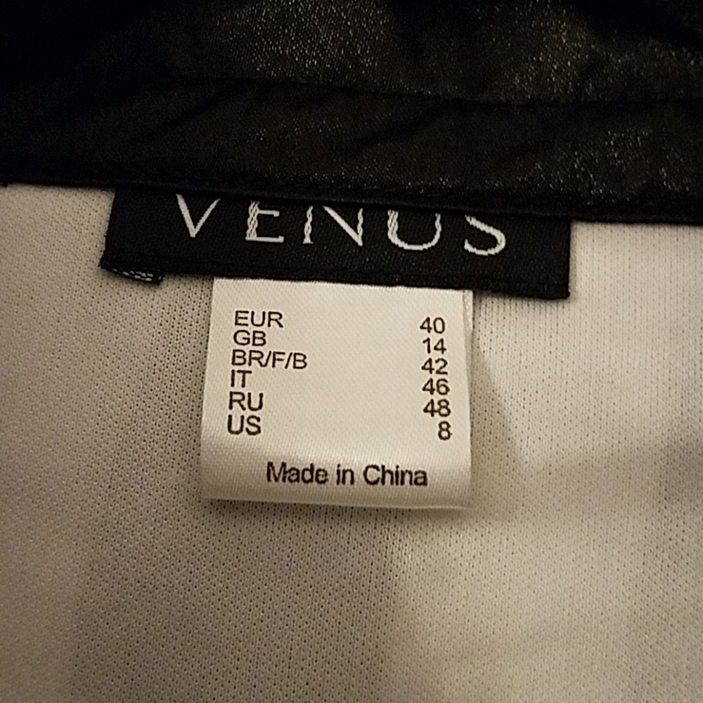 •VENUS• Ruffle Button Down - Picture 4 of 4